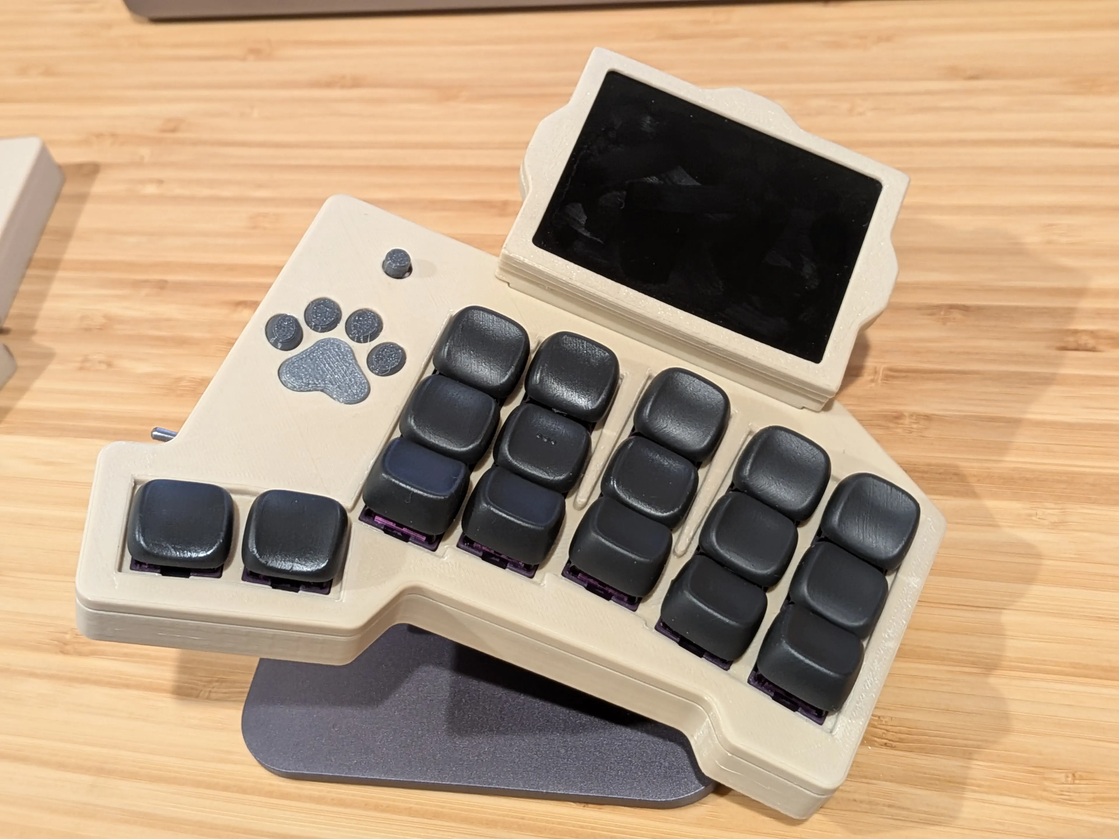 Paw 34 with Azoteq trackpad